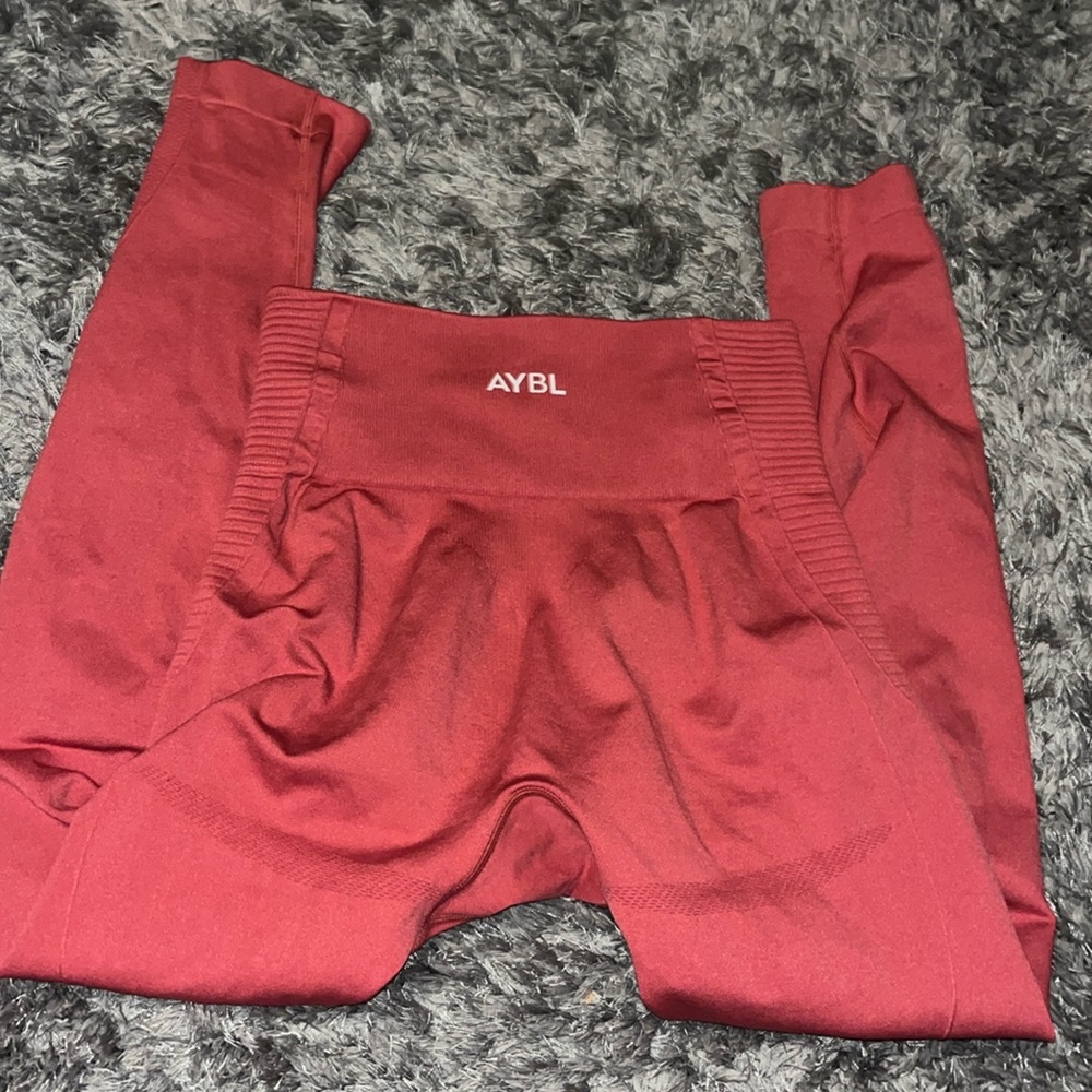 NEW AYBL SALMON COLORED LEGGINGS!!!!! Worn twice and super comfy!!!!